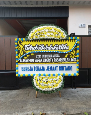 Papan Bunga Duka di Cigugur