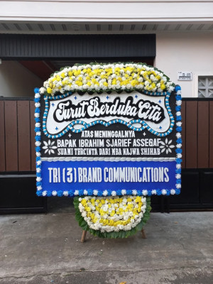 Papan Bunga Duka di Cigugur